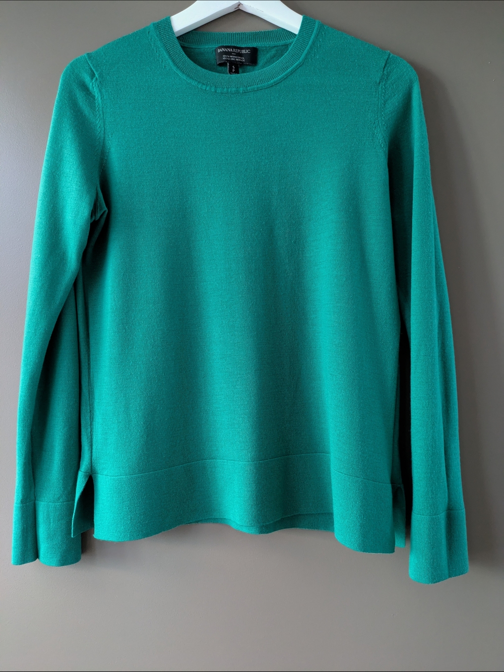 100% Merino Wool Banana Republic Sweater Emerald Green Crew Neck Size S